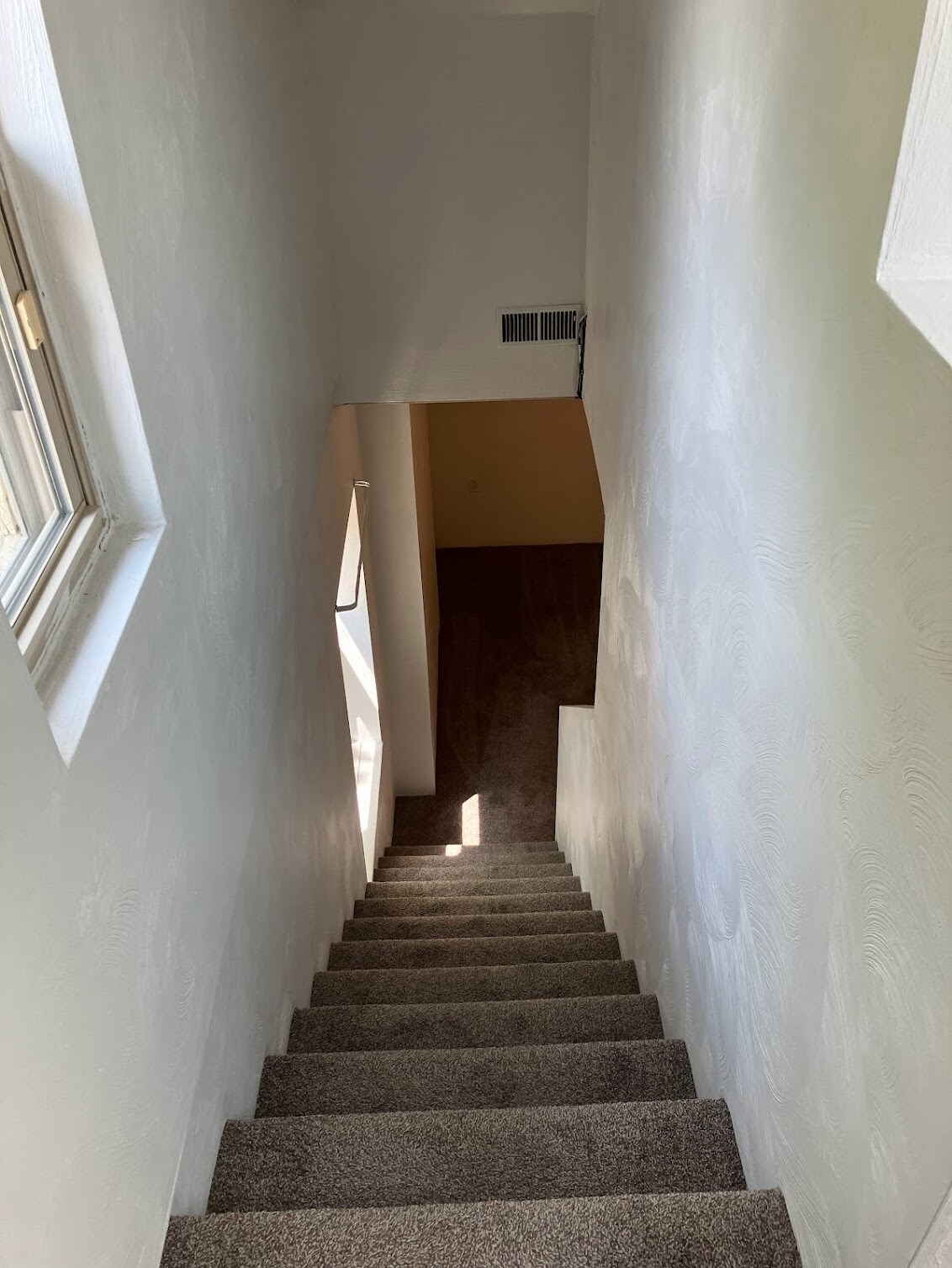 Building Photo - 5819 Bartlett St