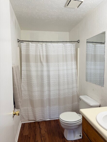 Building Photo - 16 Duiguid Dr