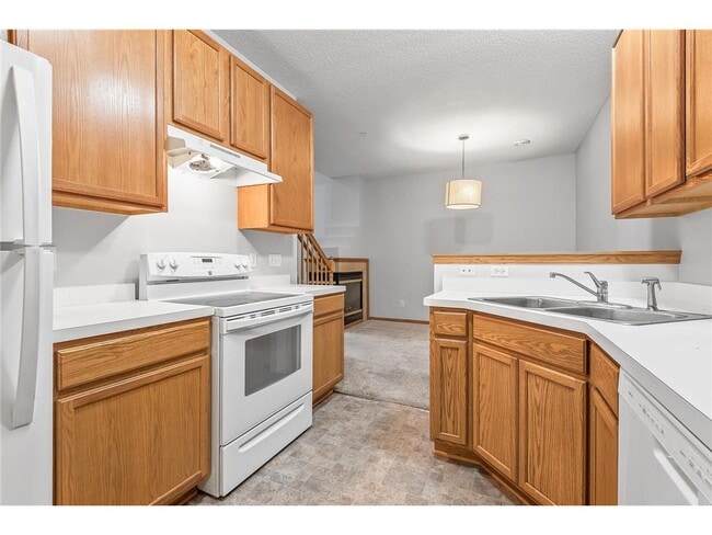 Building Photo - 5020 Holly Ln N