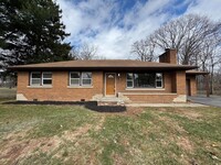 Building Photo - 900 E 63rd Pl
