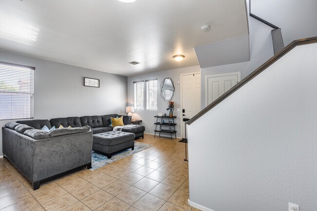 Building Photo - 11956 W Fillmore St