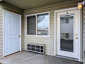 Building Photo - 2-Bed, 1-Bath Condo in East Wenatchee