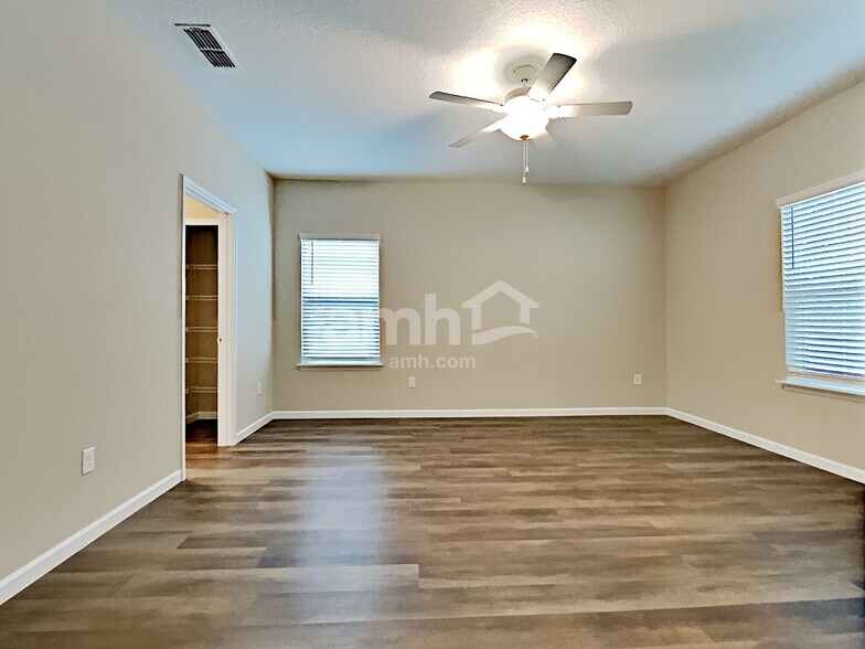 Building Photo - 285 Stone Arbor Ln