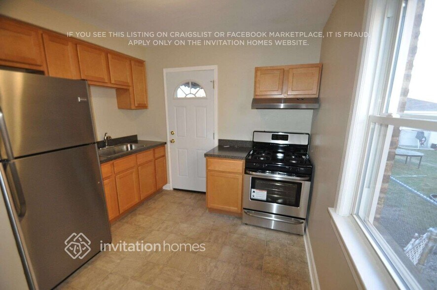 Building Photo - 10714 S Kedzie Ave