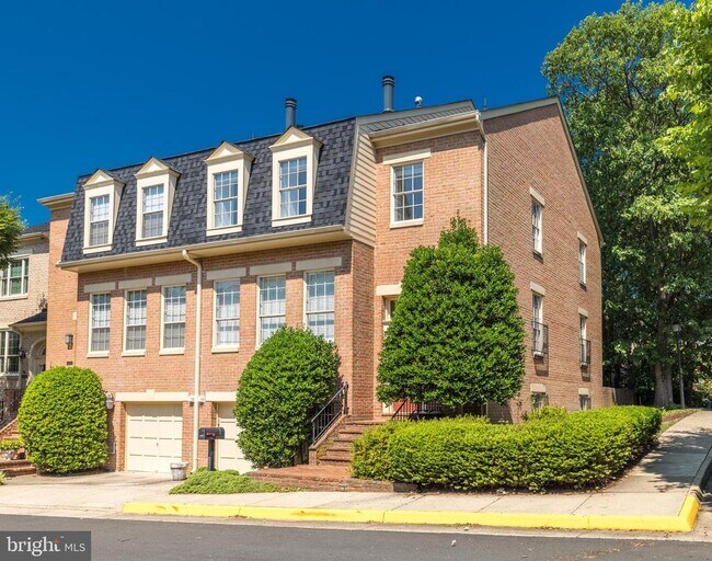 Building Photo - 1412 McLean Mews Ct