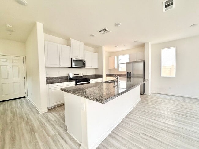 Building Photo - Iris Park Gem | 4 Bedrooms, Loft, and Modern Upgrades Throughout