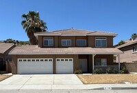 Building Photo - Spacious 6 bedroom home in West Palmdale