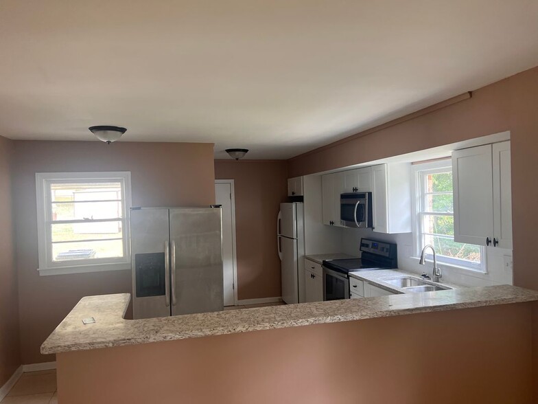 Building Photo - 6062 Arden Ct