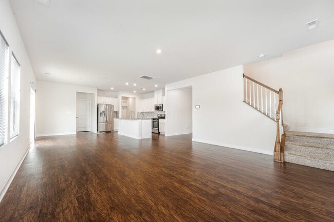Building Photo - 8604 Caruthers Dr