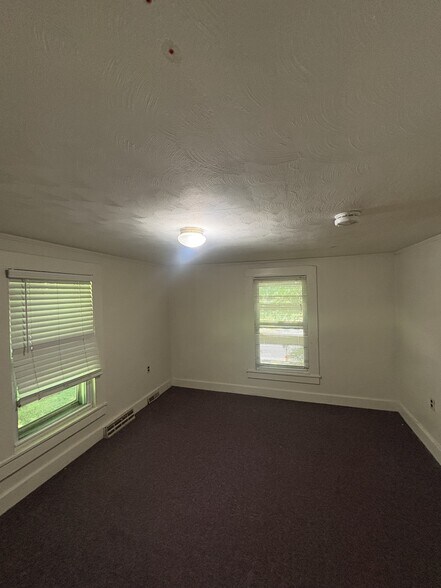 Building Photo - 289 Pelham Rd
