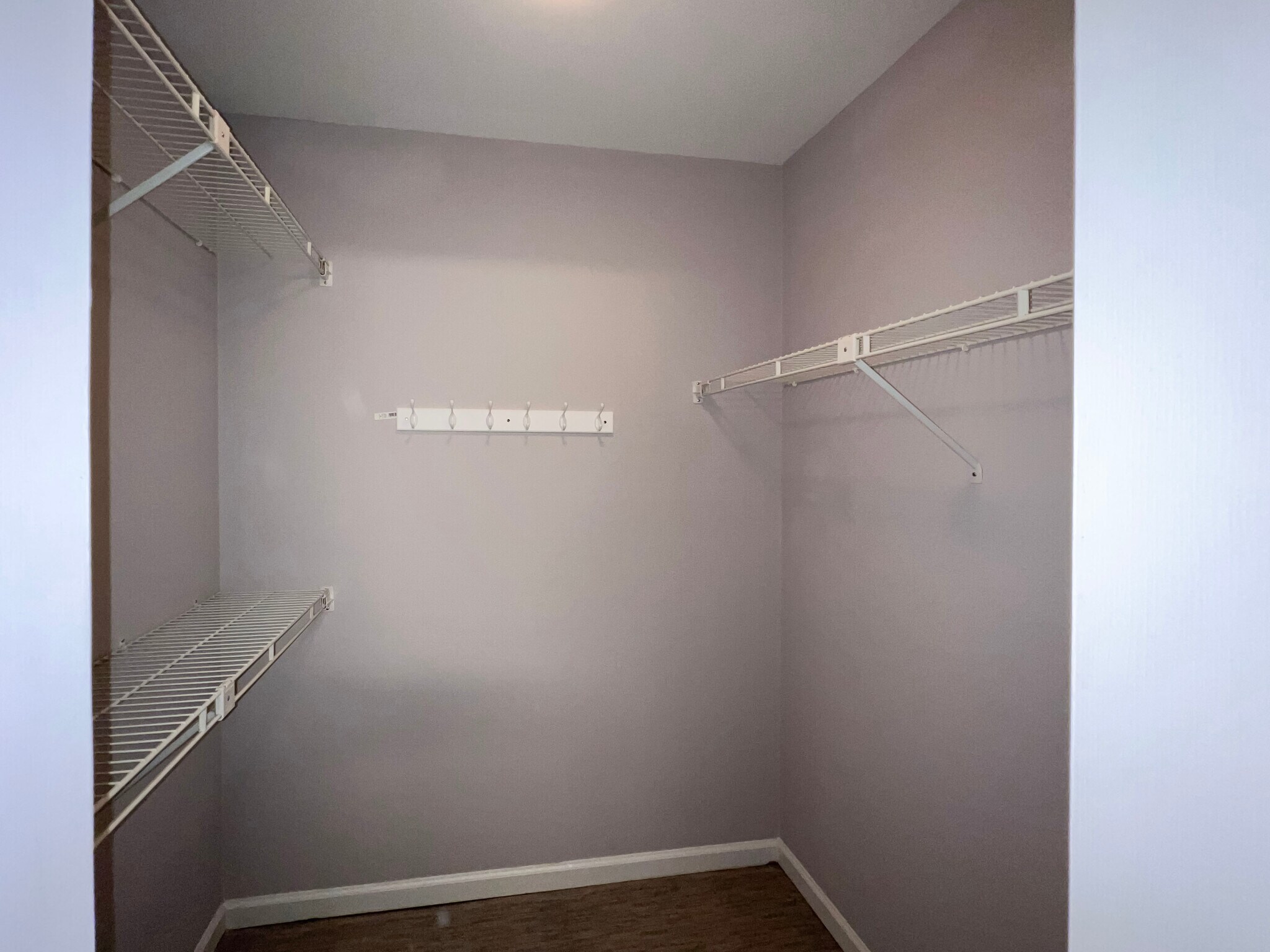 Building Photo - 221 New Kent Pl