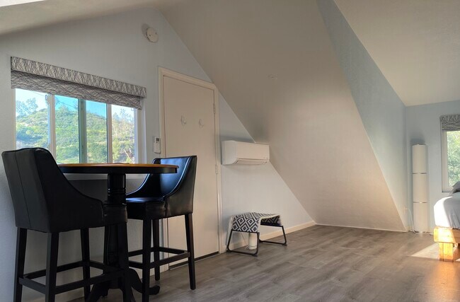 Building Photo - 16979 East Ln