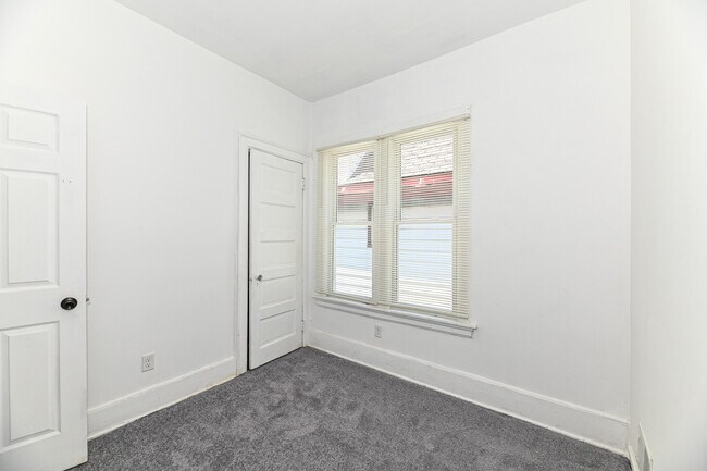 Building Photo - 3240 W Juneau Ave