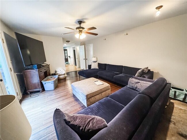 Building Photo - 230 Chaffin Ridge Trce