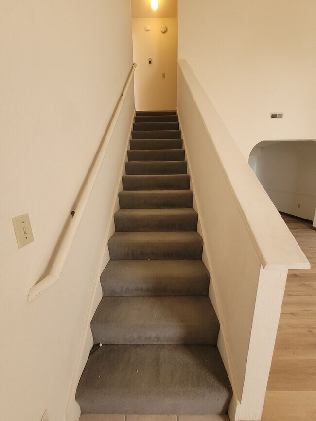 Building Photo - 2301-2303-2303 Monmouth Ct