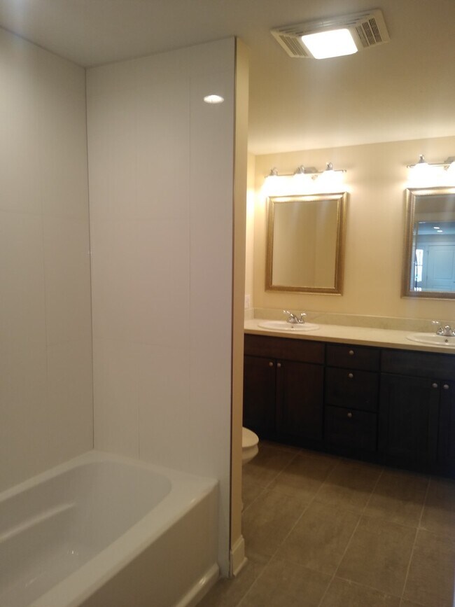 Building Photo - 9540-42 Stroelitz