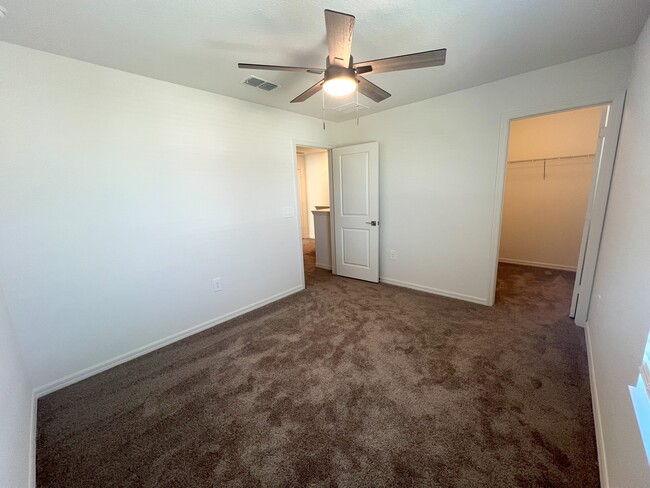 Building Photo - 758 Stoney Pointe Cir