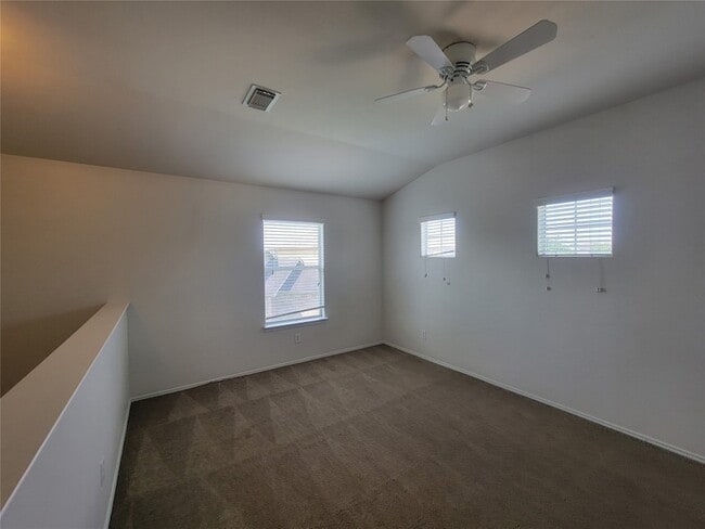 Building Photo - 2410 Lakecrest Village Ct