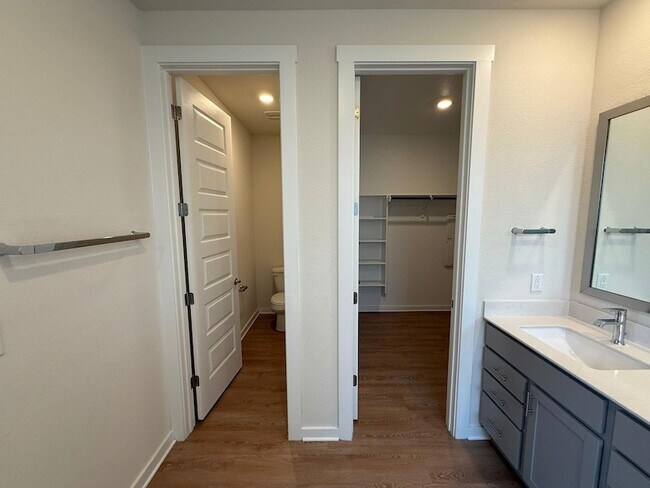 Building Photo - 2037 Saddlery St