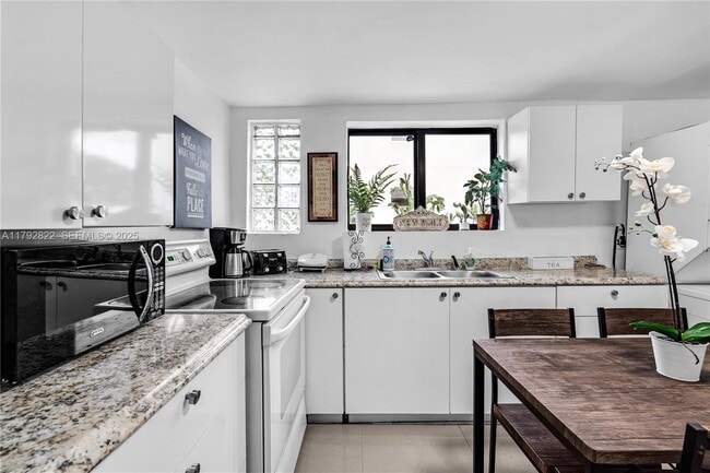 Building Photo - 519 NW 52nd St