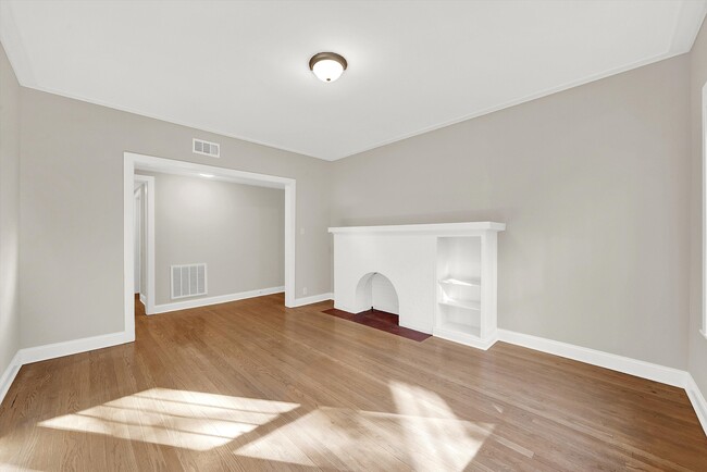 Building Photo - 2516-2526 N Kedzie Blvd