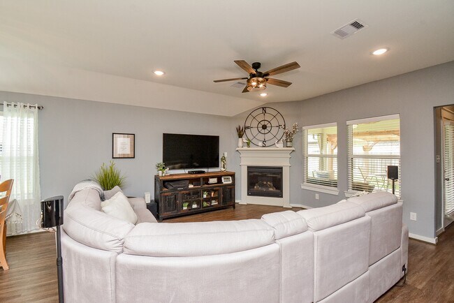 Building Photo - 31430 Stone Ridge Forest Dr