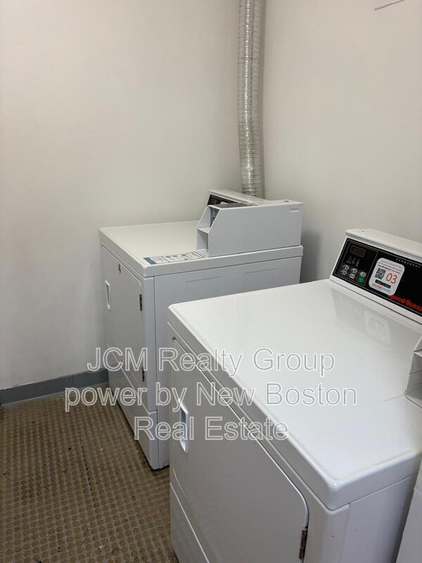 Building Photo - 116-124A Central Ave