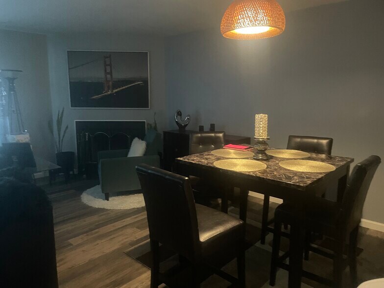 Building Photo - 454 Saint Giles Ct