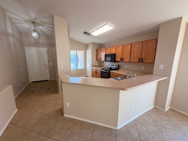 Building Photo - Gorgeous 3Bdm 2Ba Goodyear Home on a Cul-de-sac! *NO Carpets*