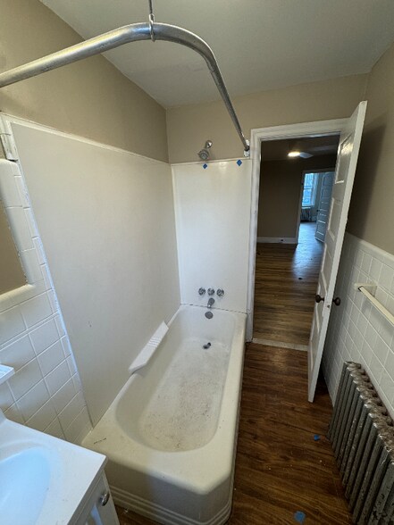 Building Photo - 905-909 Christian St