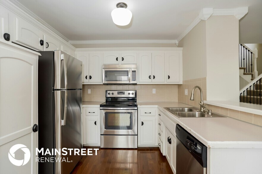 Building Photo - 11006 Highview Rd