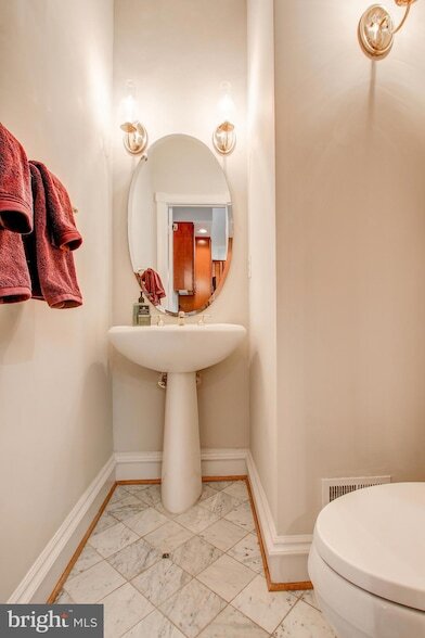 Building Photo - 9700 Whitley Park Pl