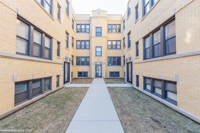 Building Photo - 2 br, 1 bath Apartment - 1010 S 1st Ave 303
