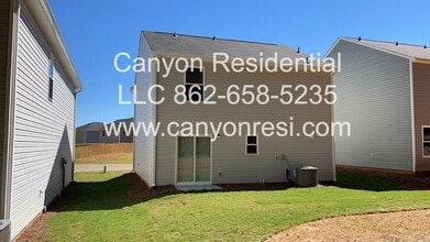 Building Photo - 559 Dayspring Dr