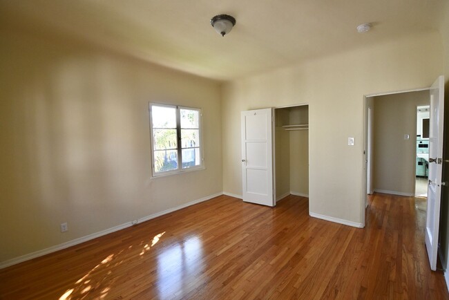 Building Photo - 1417 S Crescent Heights Blvd