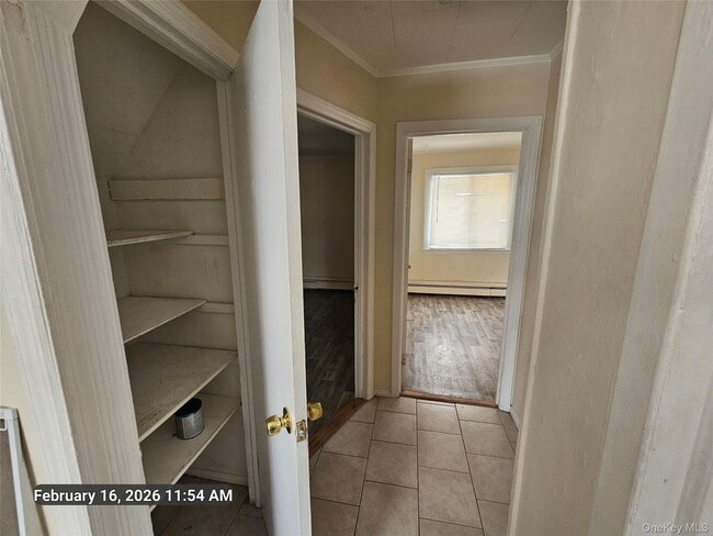 Building Photo - 118 Oak Ave