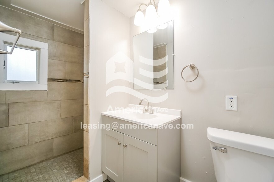 Building Photo - 2171 11th St SW