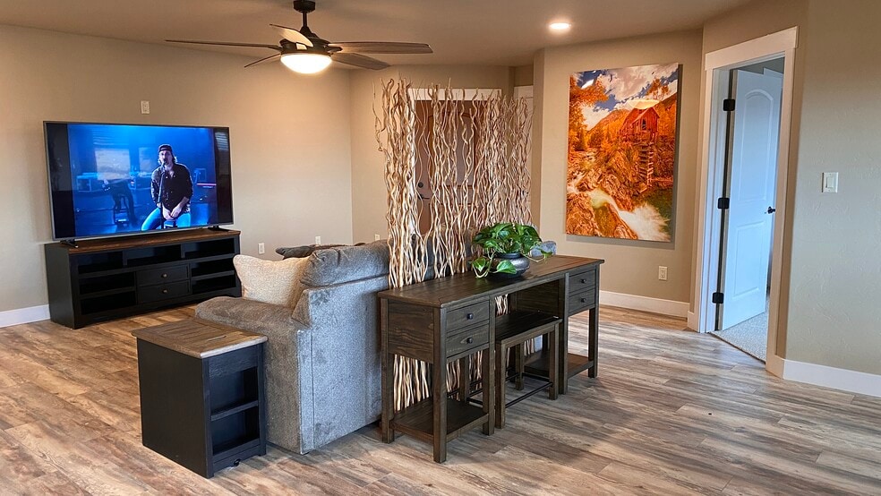 Furnished example - 1785 Broadway