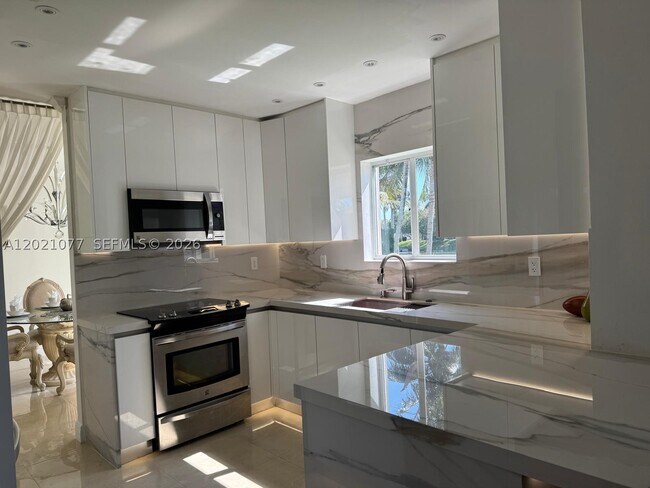 Building Photo - 20851 SW 88th Ct