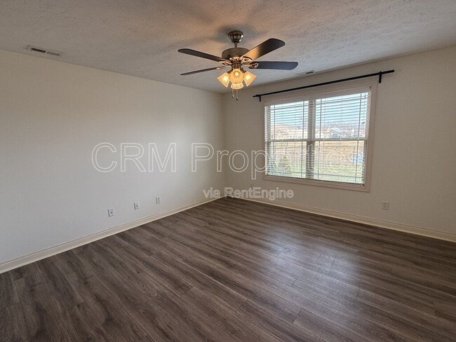 Building Photo - 3182 Morrow Dr