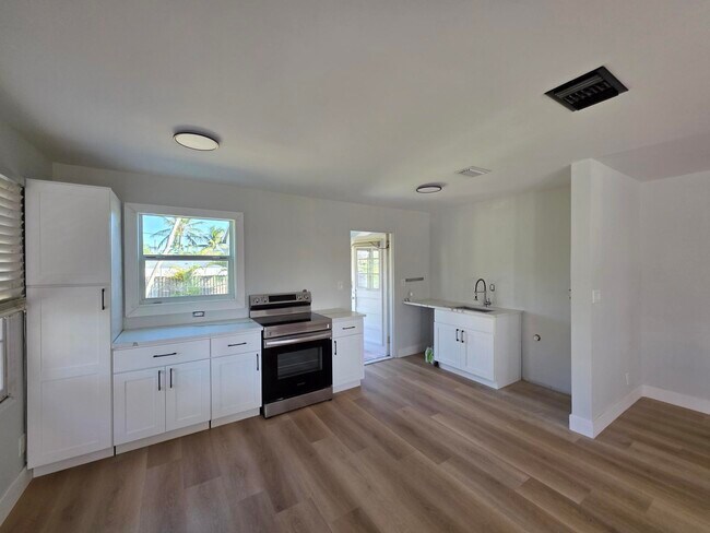 Building Photo - 1722 North N Street