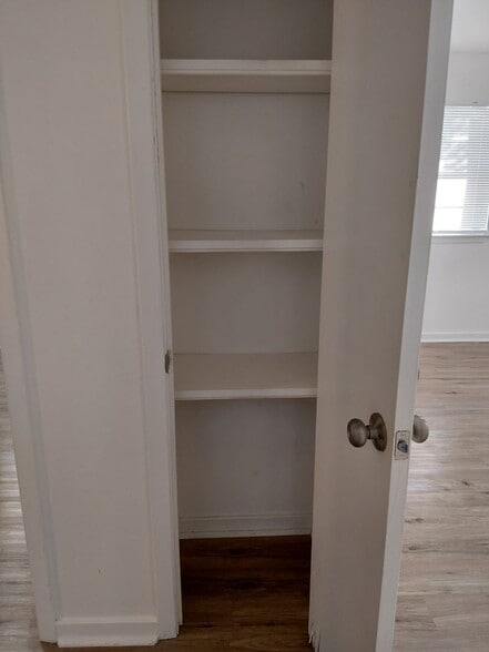 Building Photo - 3608 Meadowlark Dr