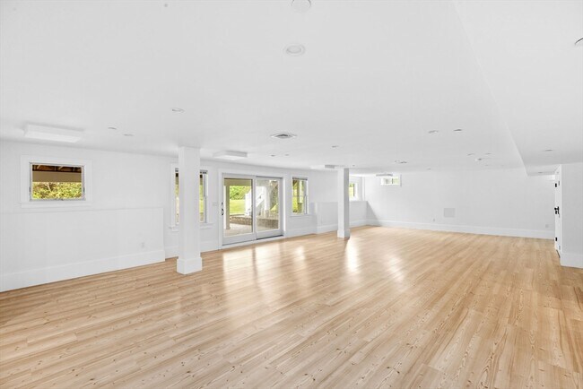 Building Photo - 45 Ocean Ledge Dr