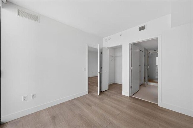 Building Photo - 501 NE 31st St