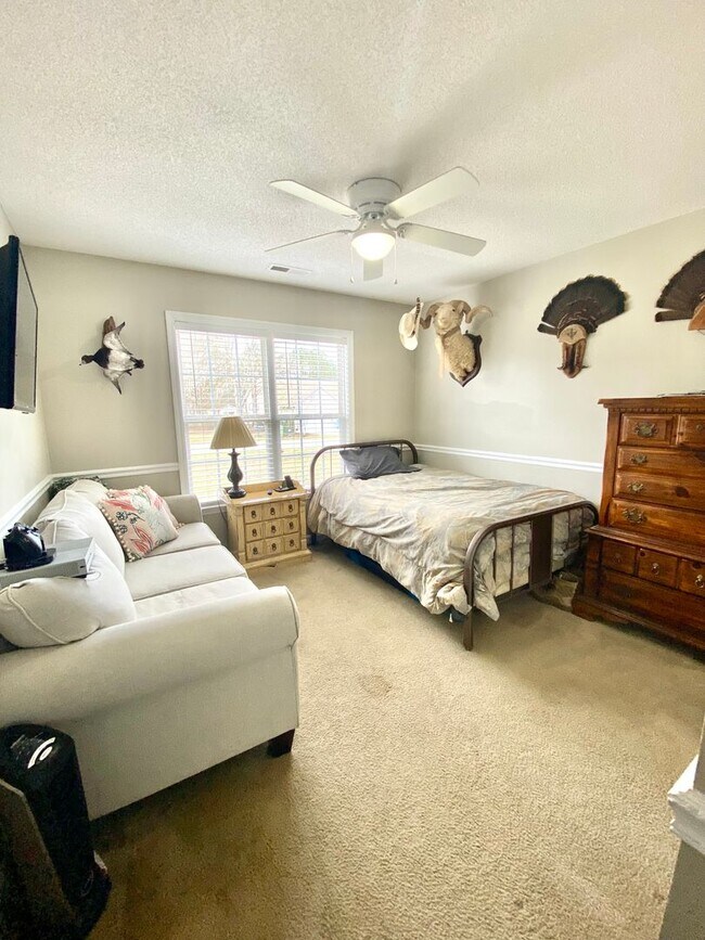 Building Photo - Beautiful 4 Bedroom Richlands Home for Rent