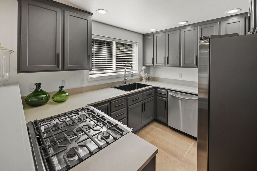 Building Photo - 9301 Linden Ave N