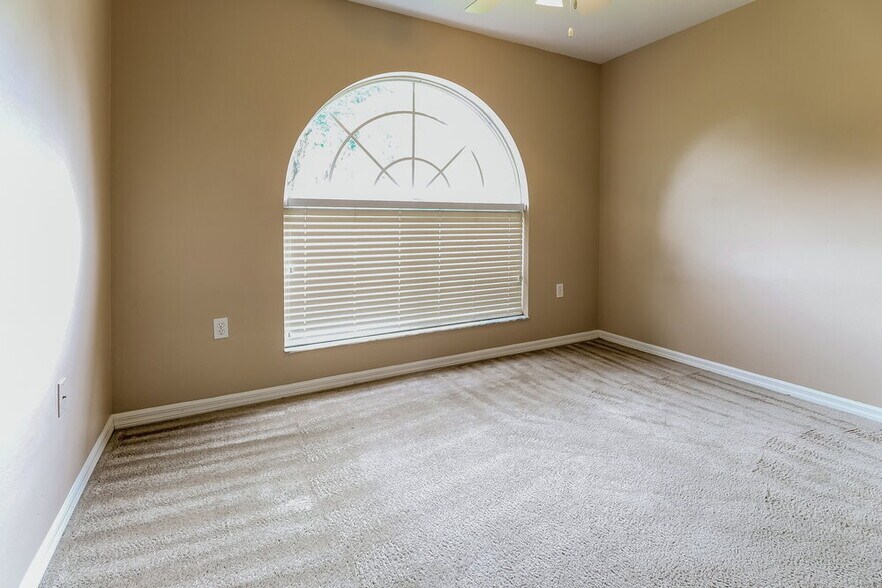 Building Photo - 3843 Lockridge Dr