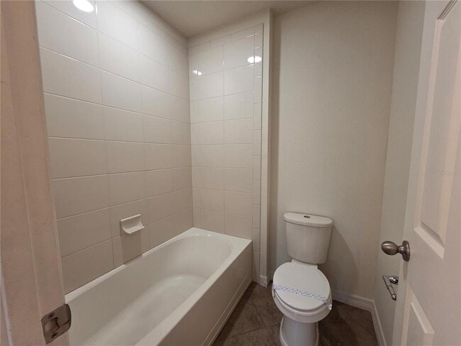 Building Photo - 11842 Silverlake Park Dr