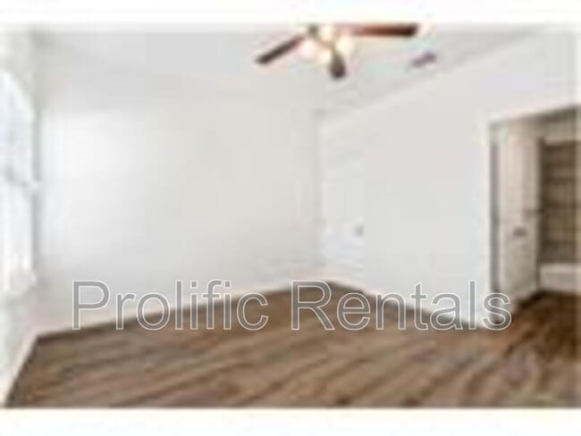 Building Photo - 3509 Abraham Dr