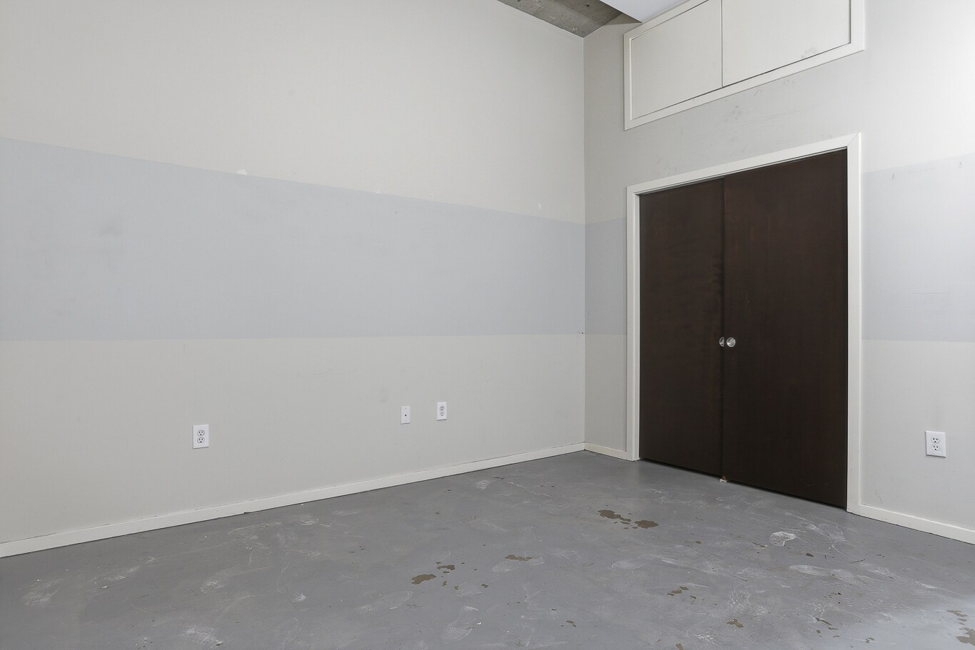 Building Photo - 112 E Clay St